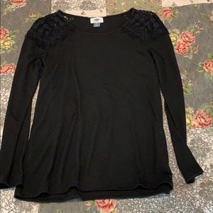 Long sleeve with shoulder design